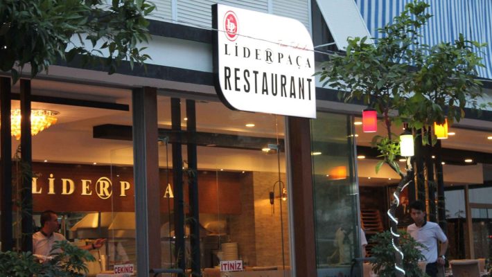 Lider Paça - Konaklı Alanya restoran girişi ve sıcak paça çorbası sunumu
