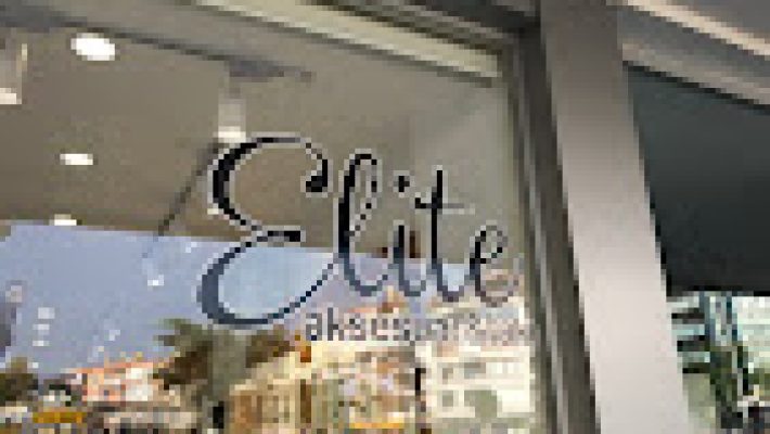 Elite Aksesuar & Takı – Alanya’da kaliteli ve şık takı, bilezik, kolye ve aksesuar ürünleri sunan mağaza vitrini.