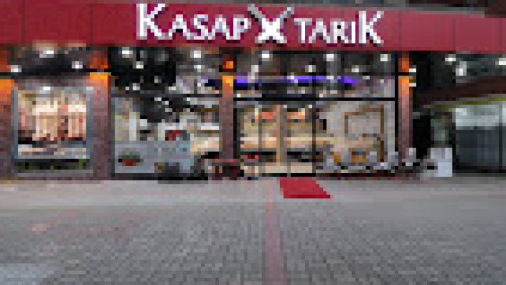 Alanya’da taze ve kaliteli et ürünleri sunan Kasap Tarık’ta dana, kuzu ve tavuk çeşitleri hijyenik ve güvenli şekilde hazırlanıyor.