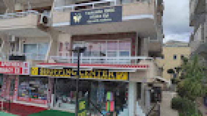 Yasemin İnce Make-up tarafından yapılan profesyonel makyaj uygulaması, doğal ve kusursuz görünüm.