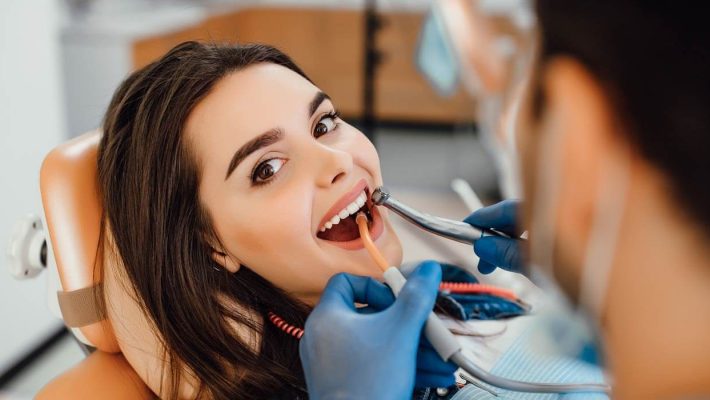 Alanya’da All-On-Six implant tedavisiyle doğal ve sabit dişlere kavuşun. Estetik ve fonksiyonel çözümler için hemen bilgi alın!