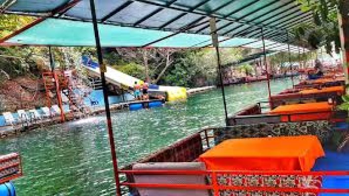 Dim Çayı Otantik Göl Piknik’te su üstü kamelyalarda göl manzaralı doğayla iç içe piknik alanı. Alanya