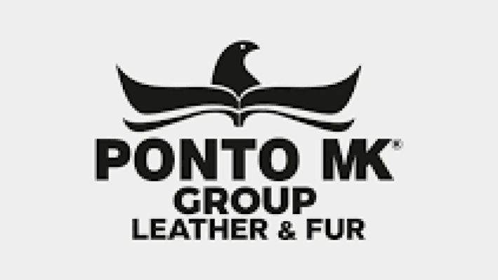 PONTO MK LEATHER & FUR mağazasında lüks deri ve kürk tasarımlarının sergilendiği vitrin görünümü.