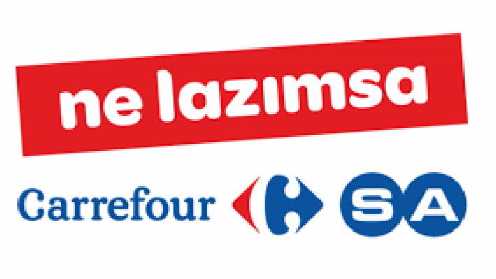 CarrefourSA marketinde taze meyve, sebze, et, süt ürünleri ve temel ihtiyaç malzemeleri geniş ürün yelpazesiyle raflarda yer alıyor.