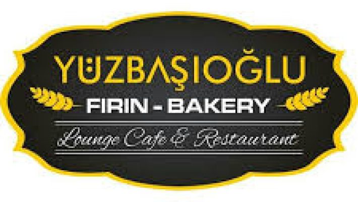 Yüzbaşıoğlu Fırın & Kafe Alanya’da sıcak poğaça, simit ve kahveyle hazırlanan sabah kahvaltı masası