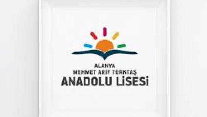 Alanya Mehmet Arif Türktaş Anadolu Lisesi binası, modern eğitim olanakları ve öğrencilerine güvenli, destekleyici bir öğrenme ortamı sunan lise.