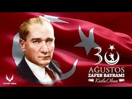 “Alanya’da 30 Ağustos Zafer Bayramı için düzenlenecek gösterilerde hazırlık yapan ekipler ve bayraklarla süslü sokaklar”