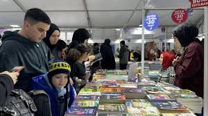 “Alanya Kitap Fuarı’nda çocuklar için hazırlanan özel etkinlikler ve kitaplarla dolu stantlar”