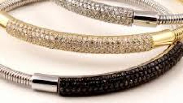 Gold House Jewellery – Alanya’da altın, pırlanta ve gümüş takılarda lüks tasarımlarıyla öne çıkan seçkin kuyumcu mağazası.