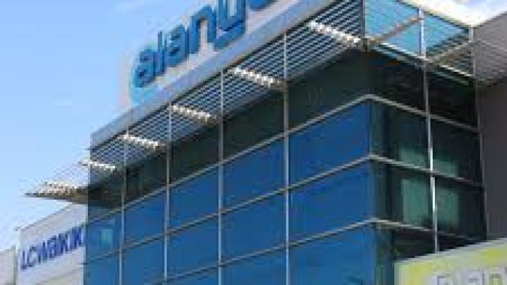 Alanya’da bulunan Alanyum AVM’nin içersinde bulunan istanbul ev yemekleri ve modern dış cephesi ve giriş alanı