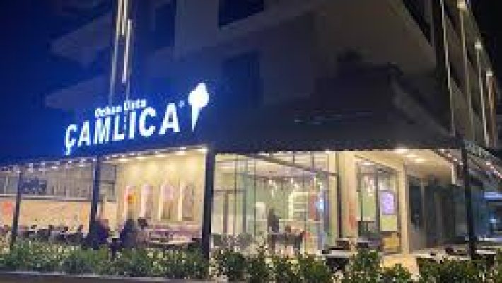 Çamlıca Orhan Usta Antalya'da ocak başında kebap hazırlarken