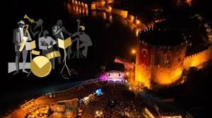 “Cazın en güzel notaları, bu yıl da Alanya’da yankılanacak. Dünya çapında tanınmış sanatçılar ile Türkiye’nin sevilen caz müzisyenleri aynı sahneyi paylaşarak izleyenlere eşsiz bir deneyim yaşatacak. Tarihi Kızılkule’nin gölgesinde gerçekleşecek konserler, müzik tutkunları için unutulmaz bir festival atmosferi sunacak.”