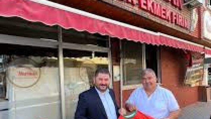 Taze ekmek ve unlu mamuller sunan Harman Ekmek Fırını & Pastane Alanya Merkez Şubesi dış cephe görünümü