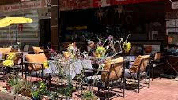 Alanya Mahmutlar’da el açması börekleriyle ünlü Sultan Börek işletmesinin dış görünümü