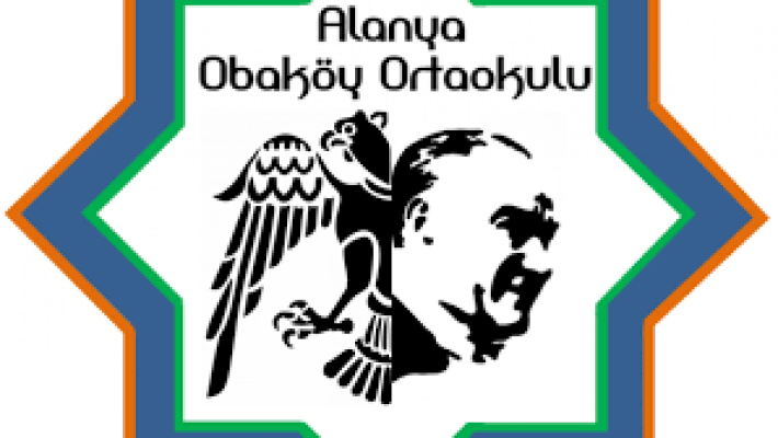 Obaköy Ortaokulu binası, modern eğitim olanakları ve öğrencilere güvenli, destekleyici bir öğrenme ortamı sunan ortaokul.