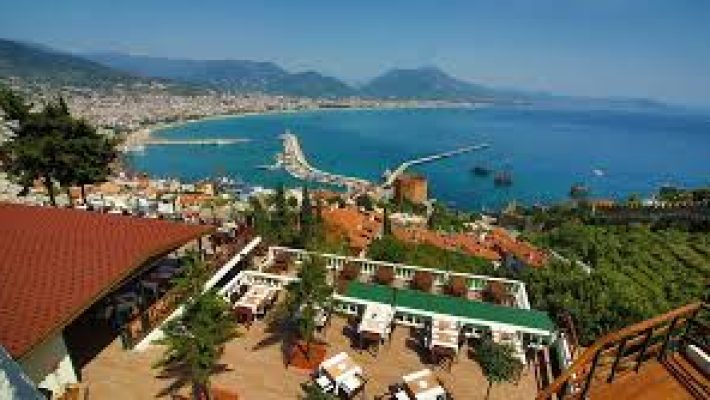 “Alanya Maldan Restaurant’ta deniz manzarası eşliğinde taze deniz ürünleri, kebap ve dünya mutfağı lezzetleri”