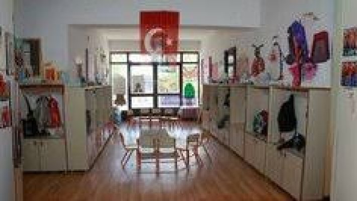 "Oyun Dünyası Kreş – çocuklara güvenli, eğlenceli ve eğitici bir öğrenme ortamı sunan modern kreş."