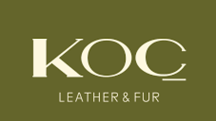 Koç Leather Bag & Shoe mağazasında el yapımı deri çanta ve ayakkabı koleksiyonu, Alanya.
