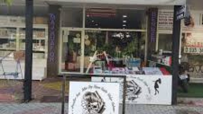 “Avsallar İmaj Kuaför Tattoo’da profesyonel saç tasarımı, güzellik hizmetleri ve dövme uygulamaları”