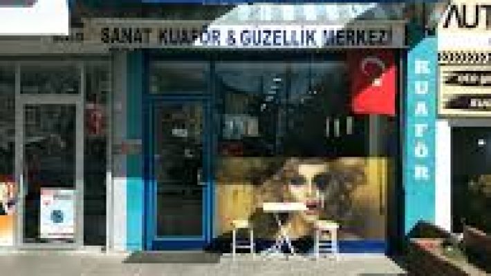 “Alanya Sanat Kuaför Bay Bayan’da profesyonel saç kesimi, renklendirme ve bakım hizmetleri”