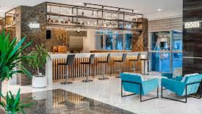 “Alanya Avena Hair Salon’da profesyonel saç kesimi, renklendirme ve kişisel bakım hizmetleri”