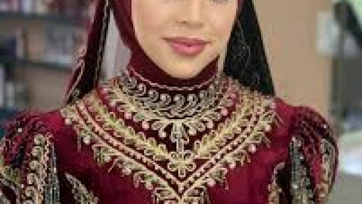 “Alanya Hale & Saime Kuaför’de profesyonel saç kesimi, renklendirme ve bakım hizmetleri”