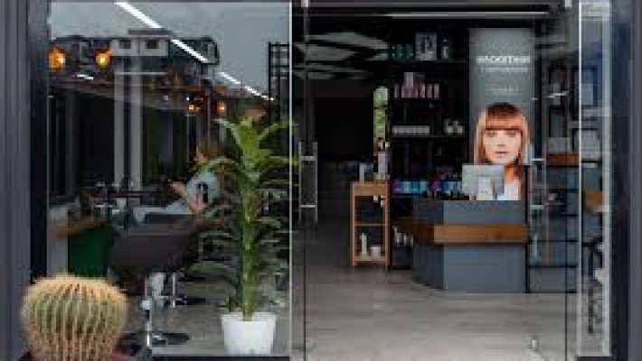 “Alanya D.K Hair Studio’da profesyonel saç kesimi, renklendirme ve bakım hizmetleri”