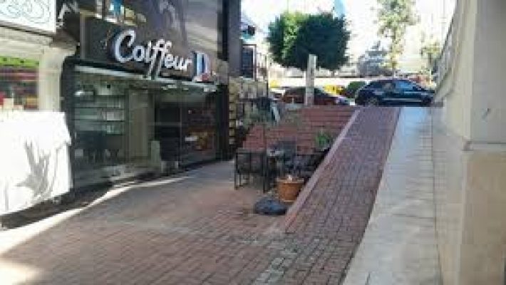 “Alanya Barış Kuaför’de profesyonel saç kesimi, renklendirme ve bakım hizmetleri”