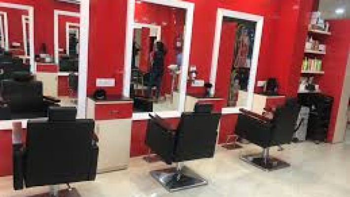 “Alanya Alex Unisex Beauty Salon’da profesyonel saç kesimi, renklendirme ve güzellik hizmetleri”