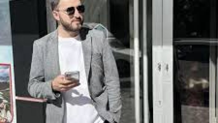 “Alanya Kuaför Uğur Aktaş’ta profesyonel saç kesimi, renklendirme ve bakım hizmetleri”