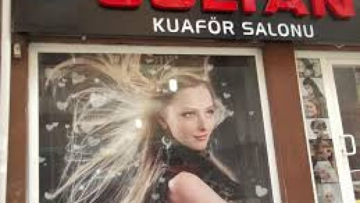 “Alanya Sultan Kuaför’de profesyonel saç kesimi, renklendirme ve kişisel bakım hizmetleri”