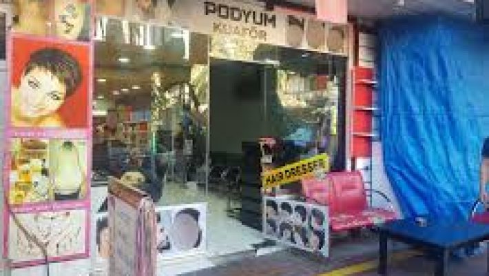 “Alanya Podyum Kuaför’de profesyonel saç kesimi, renklendirme ve bakım hizmetleri”