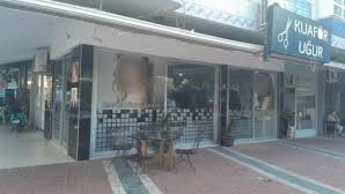 “Alanya Uğur Kızılkaya Bayan Kuaförü’nde profesyonel saç kesimi, renklendirme ve güzellik hizmetleri”