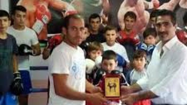 “Mahmutlar Kickboks Salonu’nda profesyonel kick boks ve savunma sporları eğitimi”