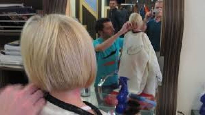 “Alanya Kuaför Mitat’ta profesyonel saç kesimi, renklendirme ve kişisel bakım hizmetleri”