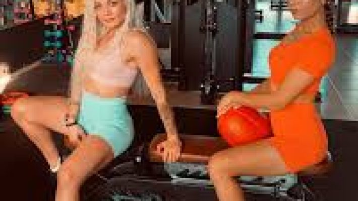 “Gamze Çağlılar Fitness Academy’de antrenman yapan sporcular ve modern fitness ekipmanları”