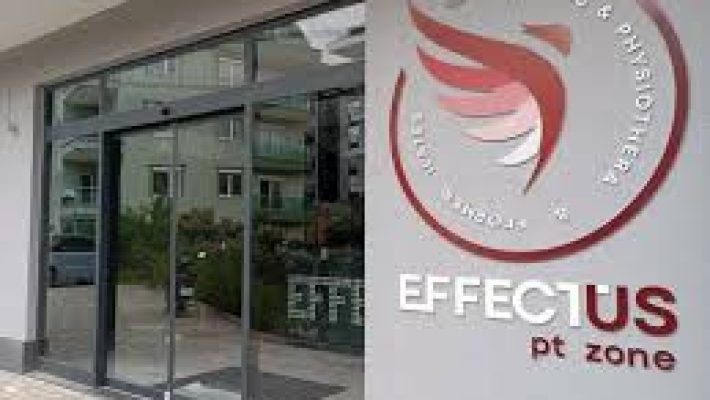 “EffectUs PT Zone’da kişiye özel antrenman yapan sporcular”