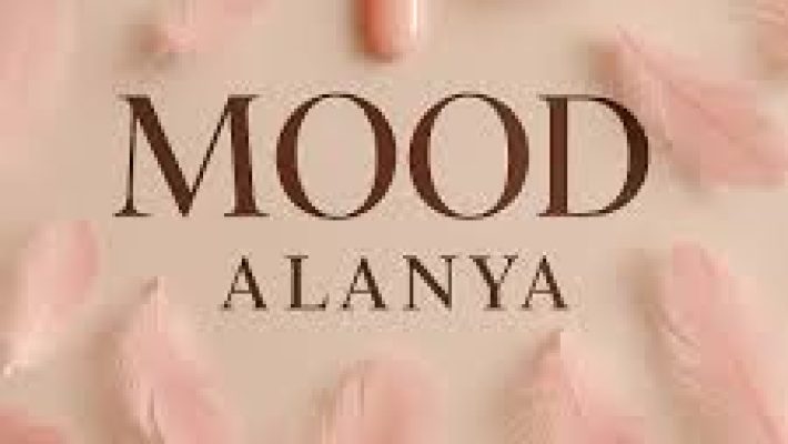 “Mood Alanya Kuaför ve Güzellik Salonu’nda profesyonel saç tasarımı ve estetik bakım uygulamaları”