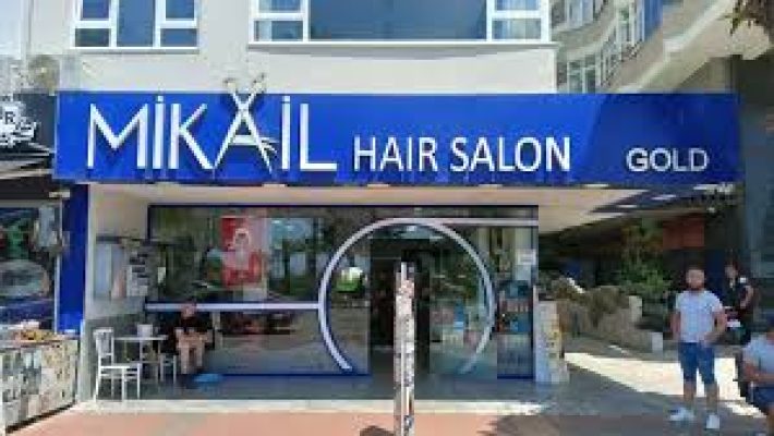 “Mikail Hair Salon Gold’da profesyonel saç tasarımı ve bakım hizmetleri”