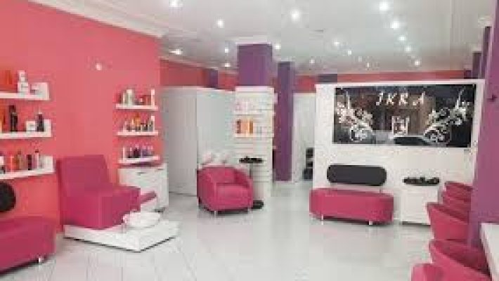 "İkra Güzellik Merkezi – modern atmosferi ve uzman kadrosuyla profesyonel güzellik ve bakım hizmetleri sunuyor."