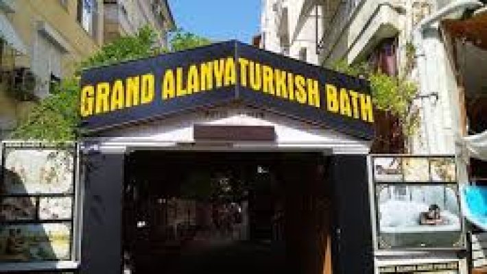 "Büyük Alanya Hamamı – geleneksel Türk hamamı mimarisi ve modern hizmet anlayışıyla misafirlerine arınma ve rahatlama sunuyor."