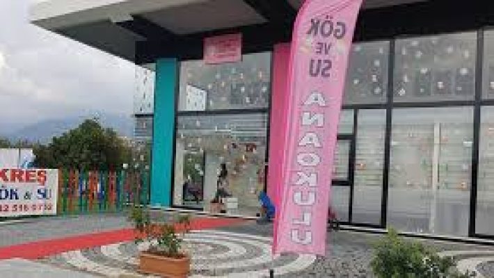 "Gök ve Su Anaokulu – çocuklara güvenli, sevgi dolu ve eğitici bir ortamda modern okul öncesi eğitim sunan anaokulu."