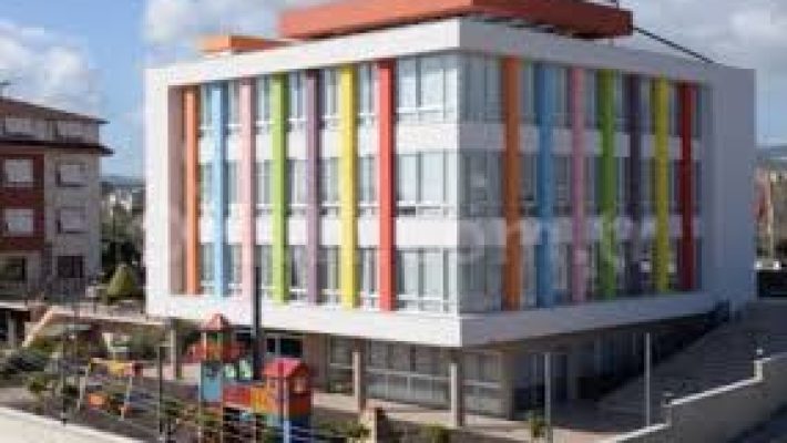 "Konaklı Beyaz Zambak Anaokulu – çocuklara güvenli, sevgi dolu ve eğitici bir öğrenme ortamı sunan modern anaokulu."