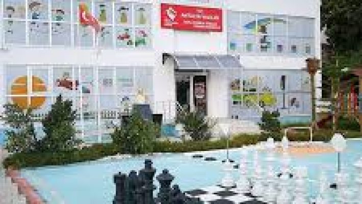 "Alanya Aydınlık Düşler Kreş – çocuklara güvenli, sevgi dolu ve eğitici bir öğrenme ortamı sunan modern kreş."