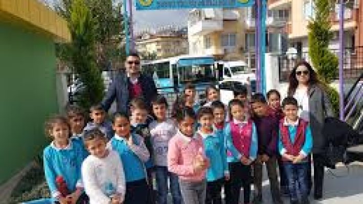 Alantur Ayhan Şahenk İlkokulu sınıf içi eğitim anı.