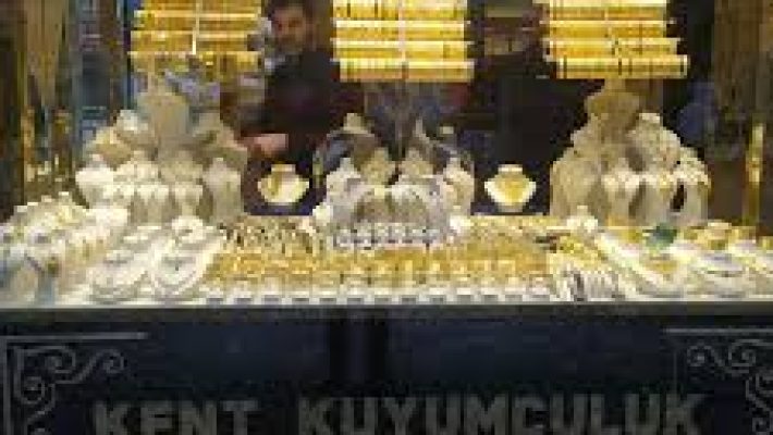 Kent Kuyumculuk – Alanya’da güven, kalite ve zarafetin adresi olan; altın, pırlanta, gümüş ve özel tasarım mücevher koleksiyonlarıyla öne çıkan seçkin kuyumcu mağazası.