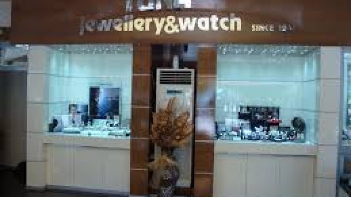 Tuna Jewellery & Watch Alanya – Altın, pırlanta, gümüş ve lüks saat koleksiyonları sunan prestijli kuyumcu; modern ve klasik tasarımlarla şıklığı ve zarafeti bir araya getiriyor.