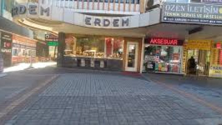 Erdem Kuyumculuk – Alanya’da altın, pırlanta, gümüş ve özel tasarım takılarla kalite, zarafet ve güven sunan prestijli kuyumcu.