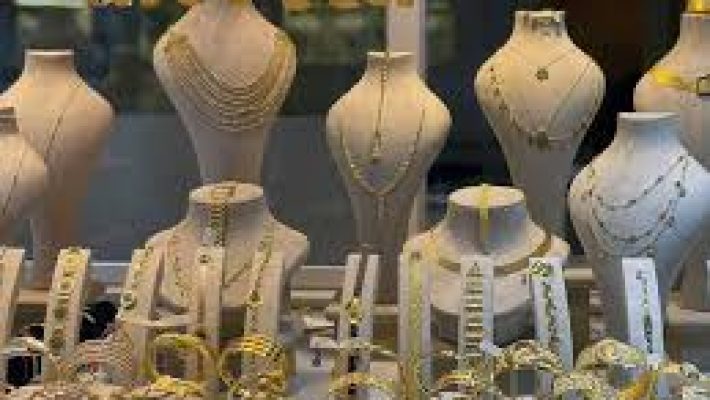 M&TAHİROĞLU Kuyumculuk Ltd. Şti. – Alanya’da altın, pırlanta ve gümüş tasarımlarıyla güven, kalite ve estetiği bir araya getiren köklü kuyumcu.