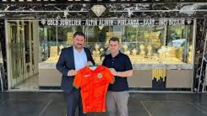 Fatih Kuyumculuk – Alanya’da altın, gümüş ve pırlanta takılarda güven, estetik ve ustalıkla hizmet veren seçkin kuyumcu mağazası.